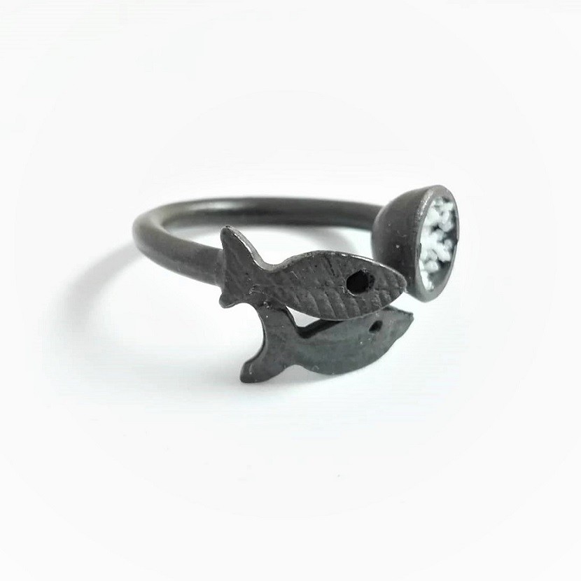 Two little fish ring