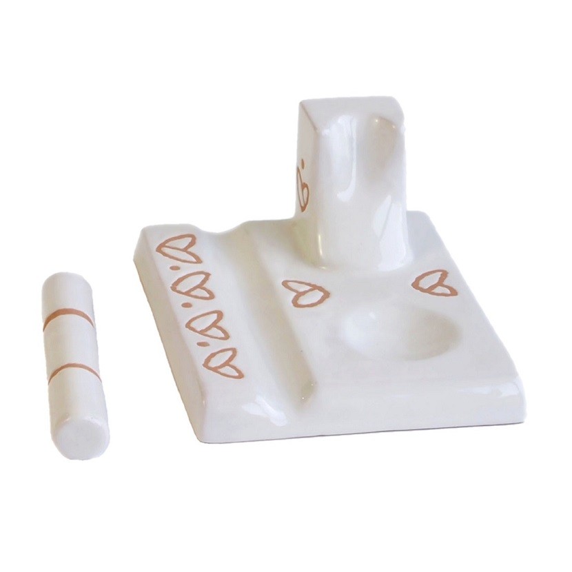 Ceramic pipe rest