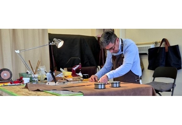 Leather Aprons: Canton del Cuoio's Italian Craftsmanship